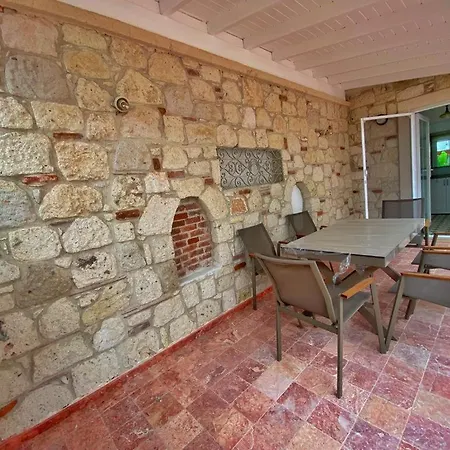 Gk House *