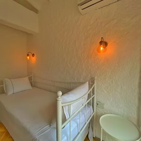 Gk House *